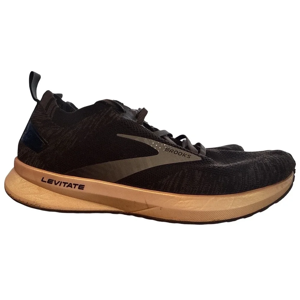 Brooks levitate women